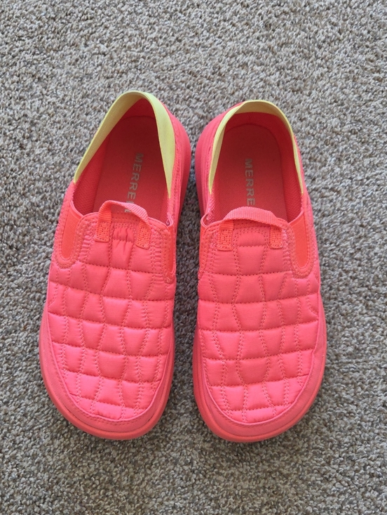 Merrell Shoes - Merrell Womens Quilted Slip-On Sneakers in Coral Size 9